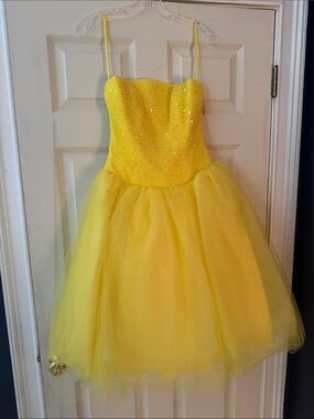 Strapless Yellow Tulle Party Dress with Embellished Bodice